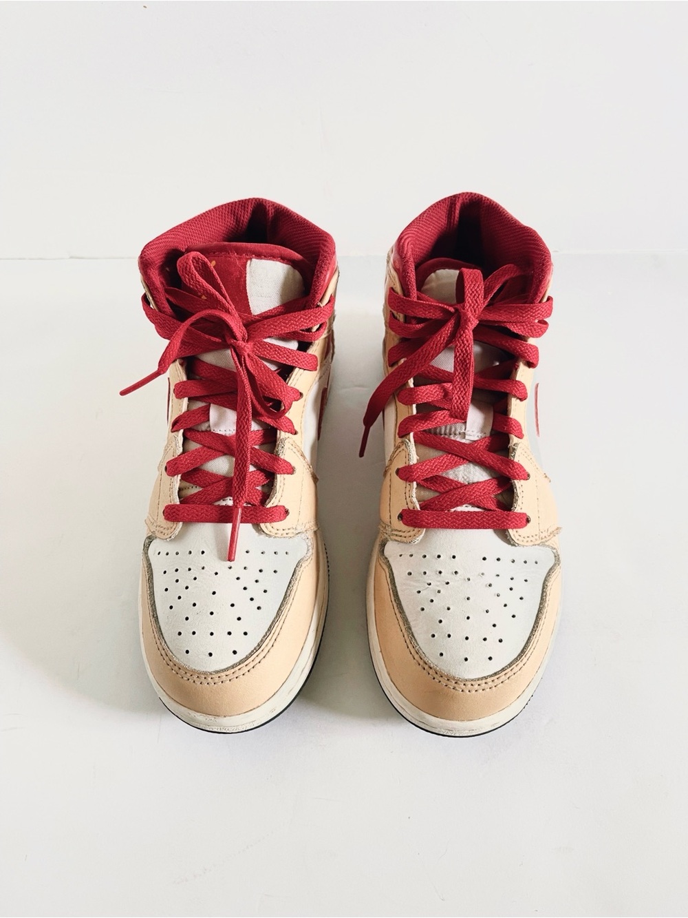 JORDAN Kids Air Jordan 1 Mid "Beige/Red" Sneakers